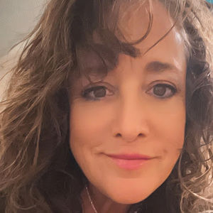 Meet your Posher, Angie